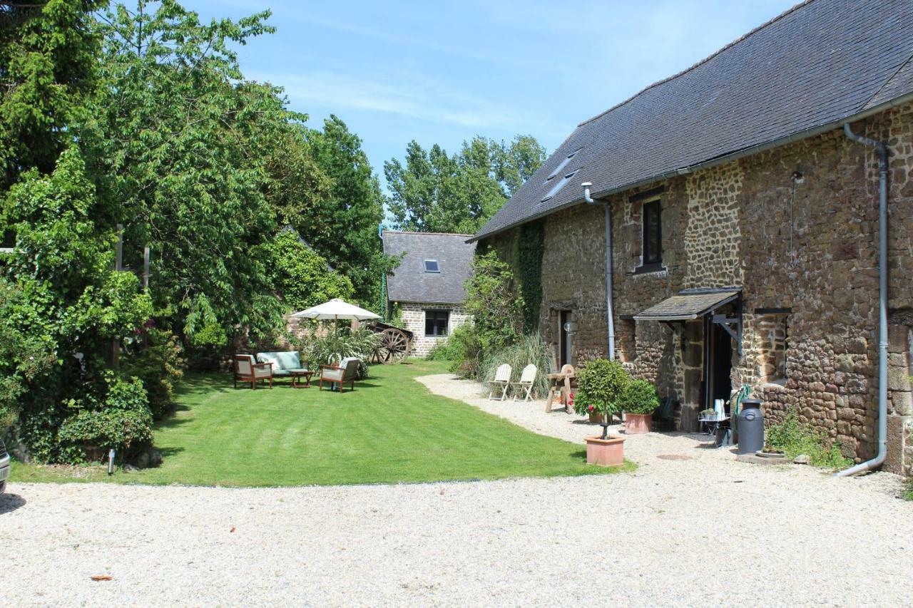 Villa La Petite Jeusseliniere à Larchamp Extérieur photo